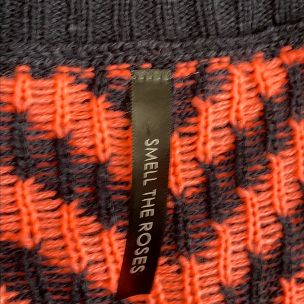 Sweater - Picture 5 of 6
